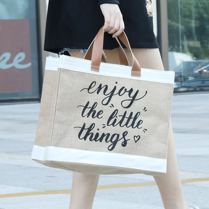 Large Printed Tote Jute Bags Customized Hessian Bags For Return Gifts 1
